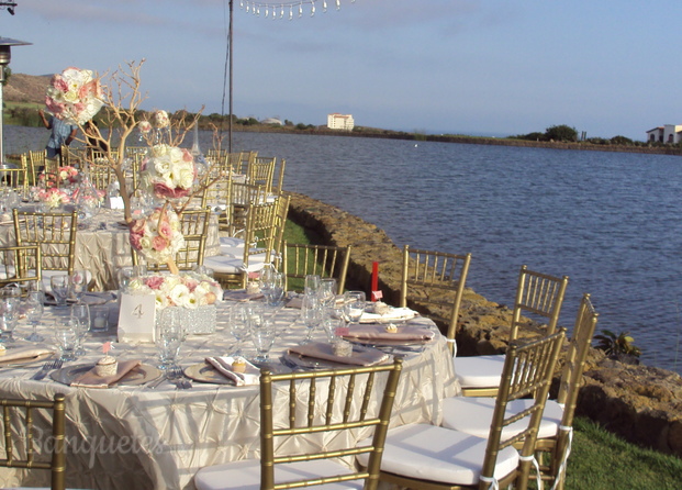 Banquete frente al lago