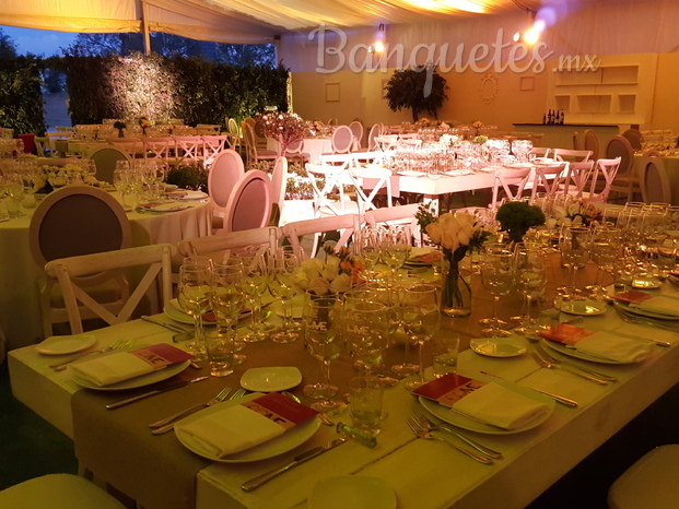 MOBA Mobiliario+Banquetes+Eventos