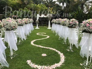 Decoración floral y centros de mesa con flor de temporada para tus fiestas