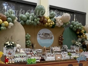 Mesa de dulces y botana salada para tu evento