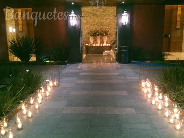 Entrada con velas