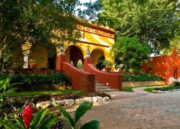 Entrada principal, fachada Hacienda Misné