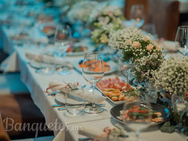 Elegancia y clase en tus banquetes