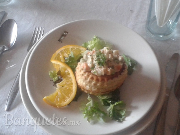 Volován con ensalada de atún