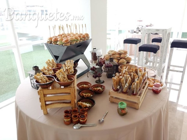 Mesa de bocadillos 