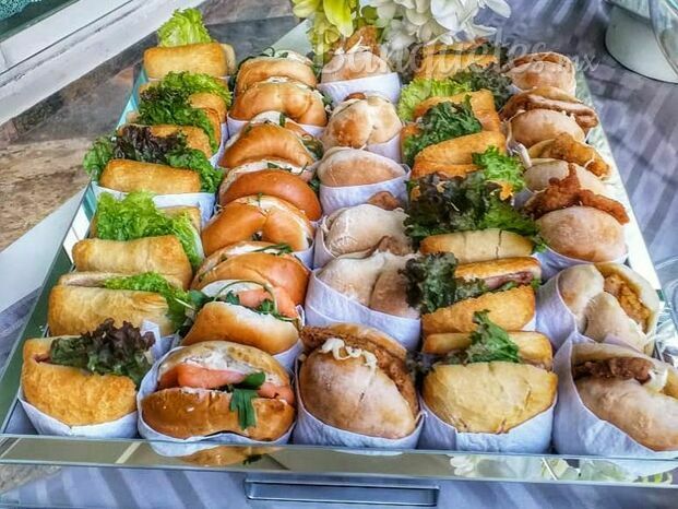 bocadillos y canapes