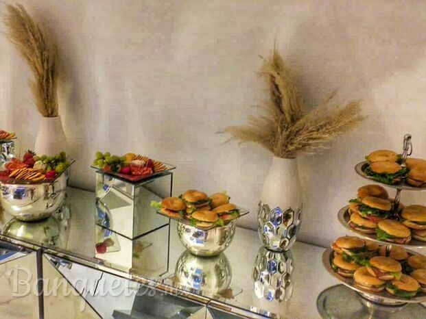 bocadillos y canapes