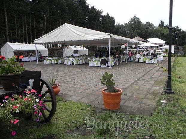 Salón O Jardín Banquetes D´Luva