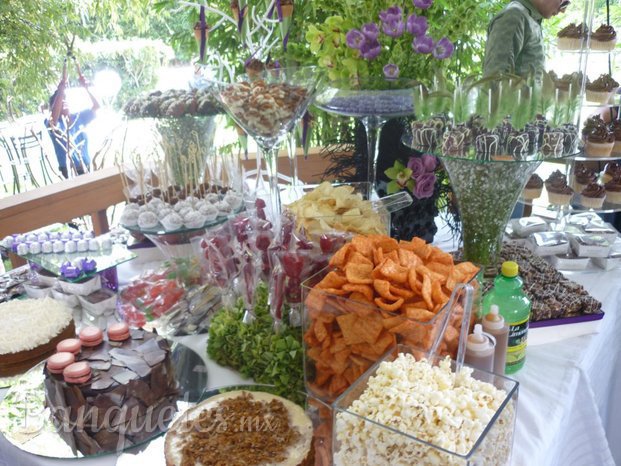 Barra de dulces y botanas