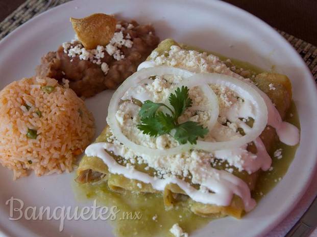 Enchiladas verdes, rojas o de mole