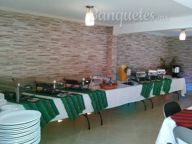 Montaje del buffet que ofrecemos a domicilio o para eventos especiales