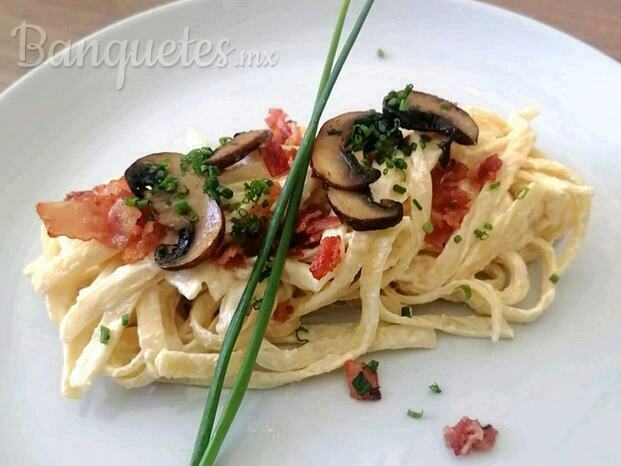 pasta fetuccini a la crema