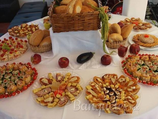 Mesa de bocadillos